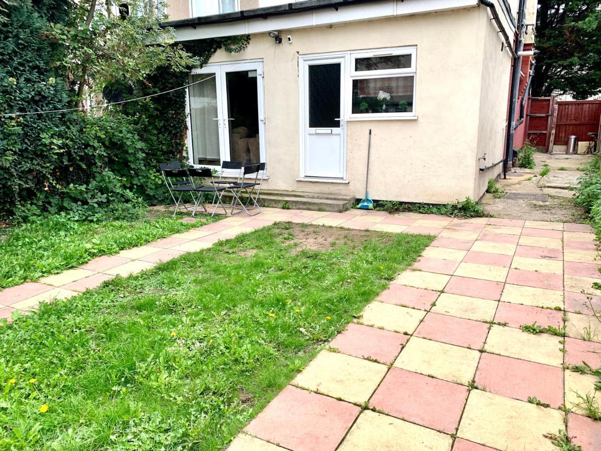 London 2 Bedroom Apartment, Kitchen, Reception And Private Garden Eksteriør bilde