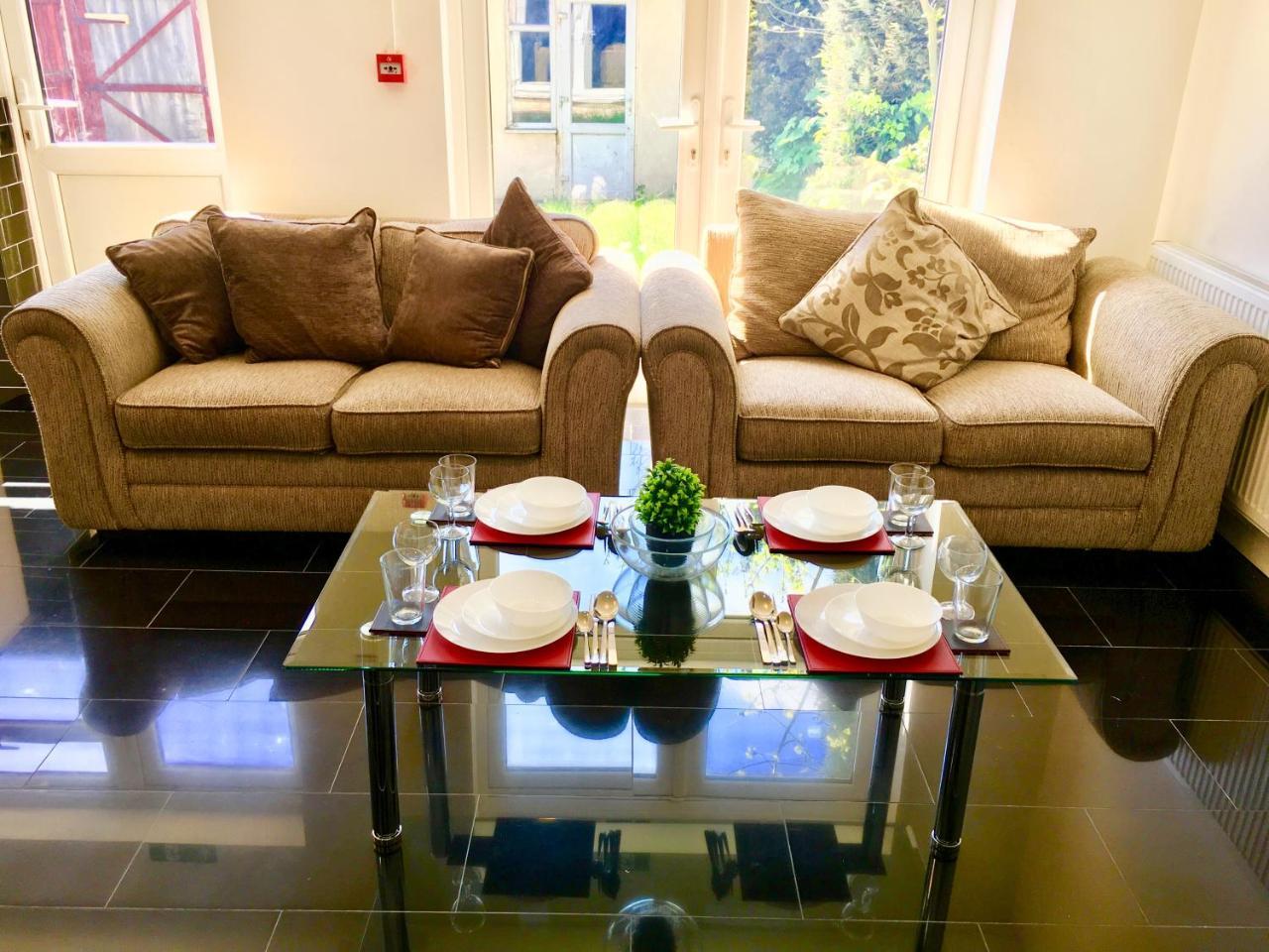 London 2 Bedroom Apartment, Kitchen, Reception And Private Garden Eksteriør bilde