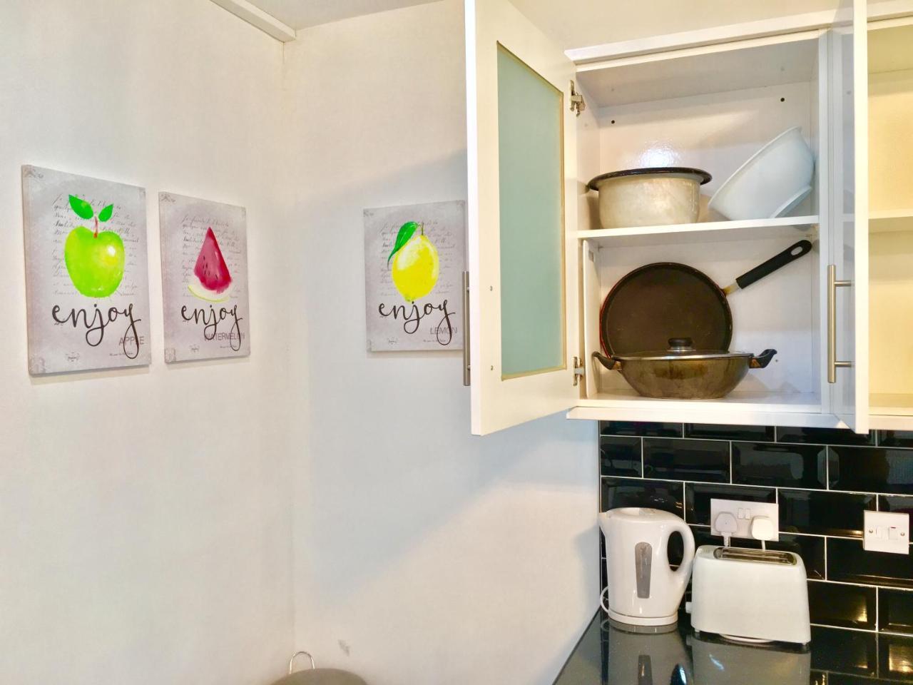 London 2 Bedroom Apartment, Kitchen, Reception And Private Garden Eksteriør bilde