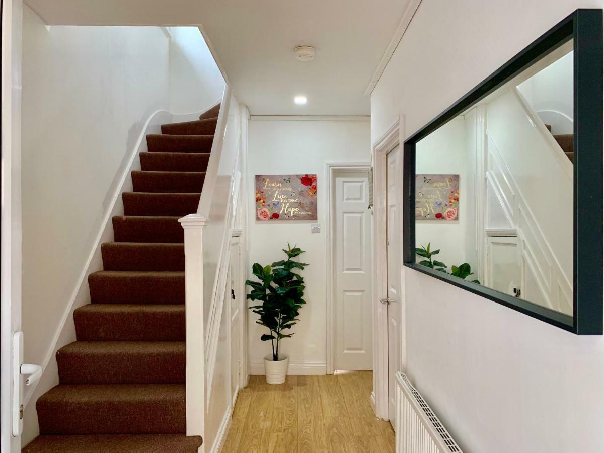 London 2 Bedroom Apartment, Kitchen, Reception And Private Garden Eksteriør bilde