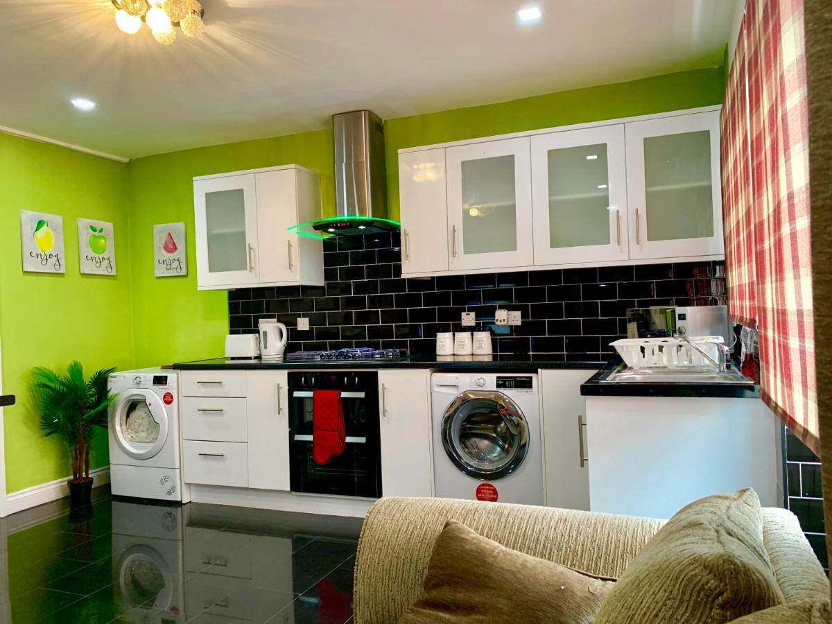 London 2 Bedroom Apartment, Kitchen, Reception And Private Garden Eksteriør bilde