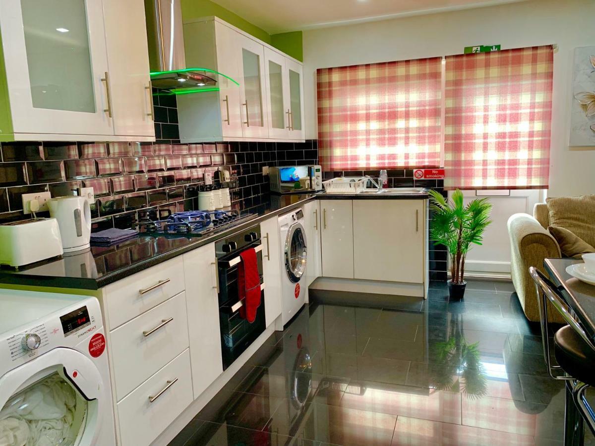 London 2 Bedroom Apartment, Kitchen, Reception And Private Garden Eksteriør bilde