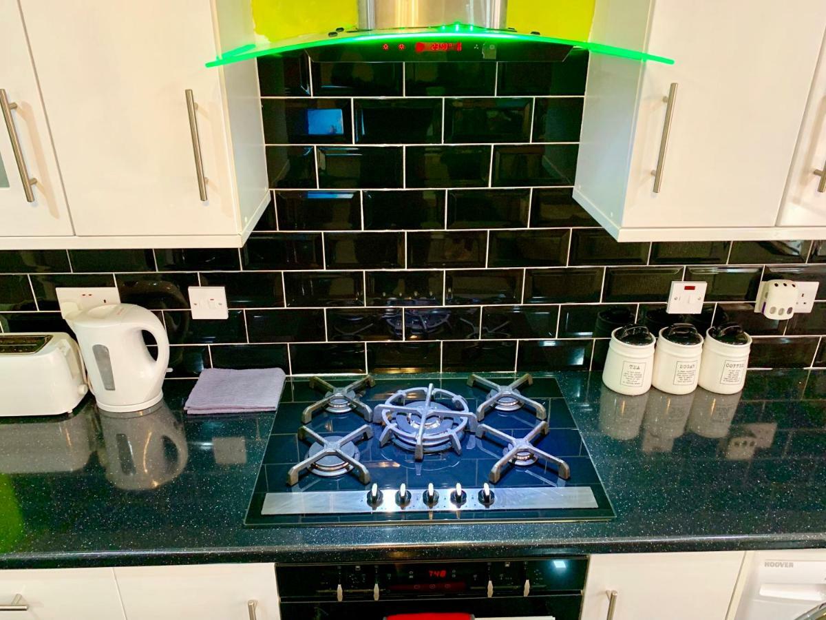 London 2 Bedroom Apartment, Kitchen, Reception And Private Garden Eksteriør bilde