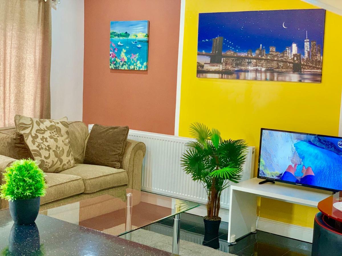 London 2 Bedroom Apartment, Kitchen, Reception And Private Garden Eksteriør bilde